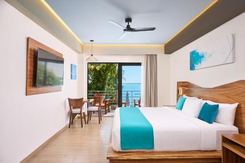 Cristalino Lagoon Front Hotel, Restaurant & Spa
