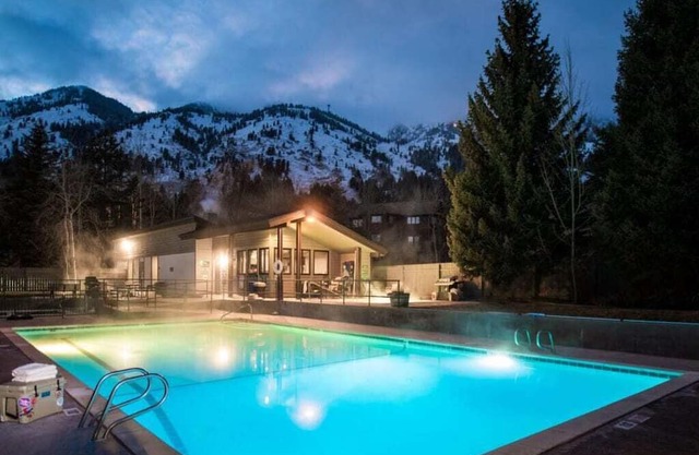 Moose Creek Teton Village 